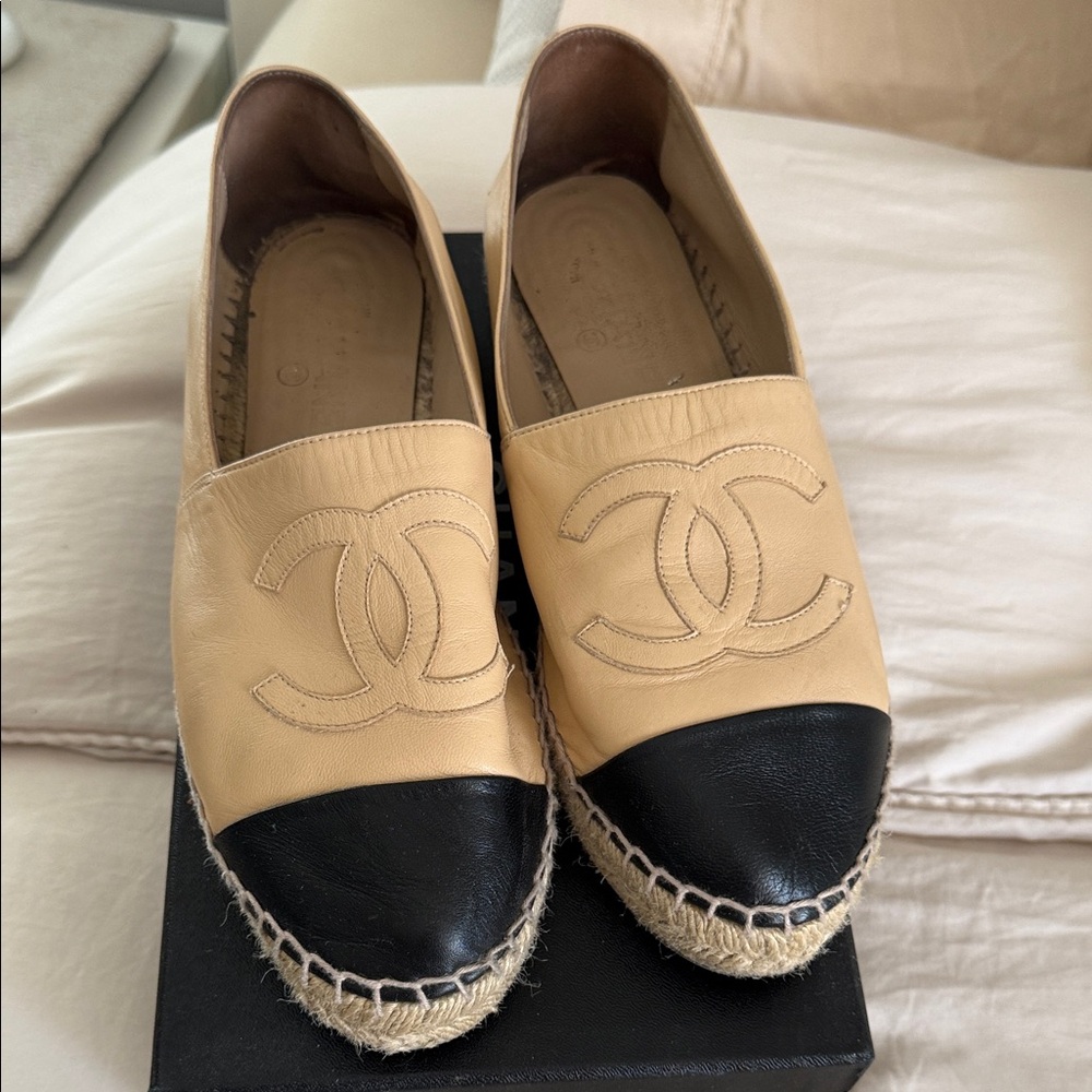 CHANEL Tan and Black Espadrilles